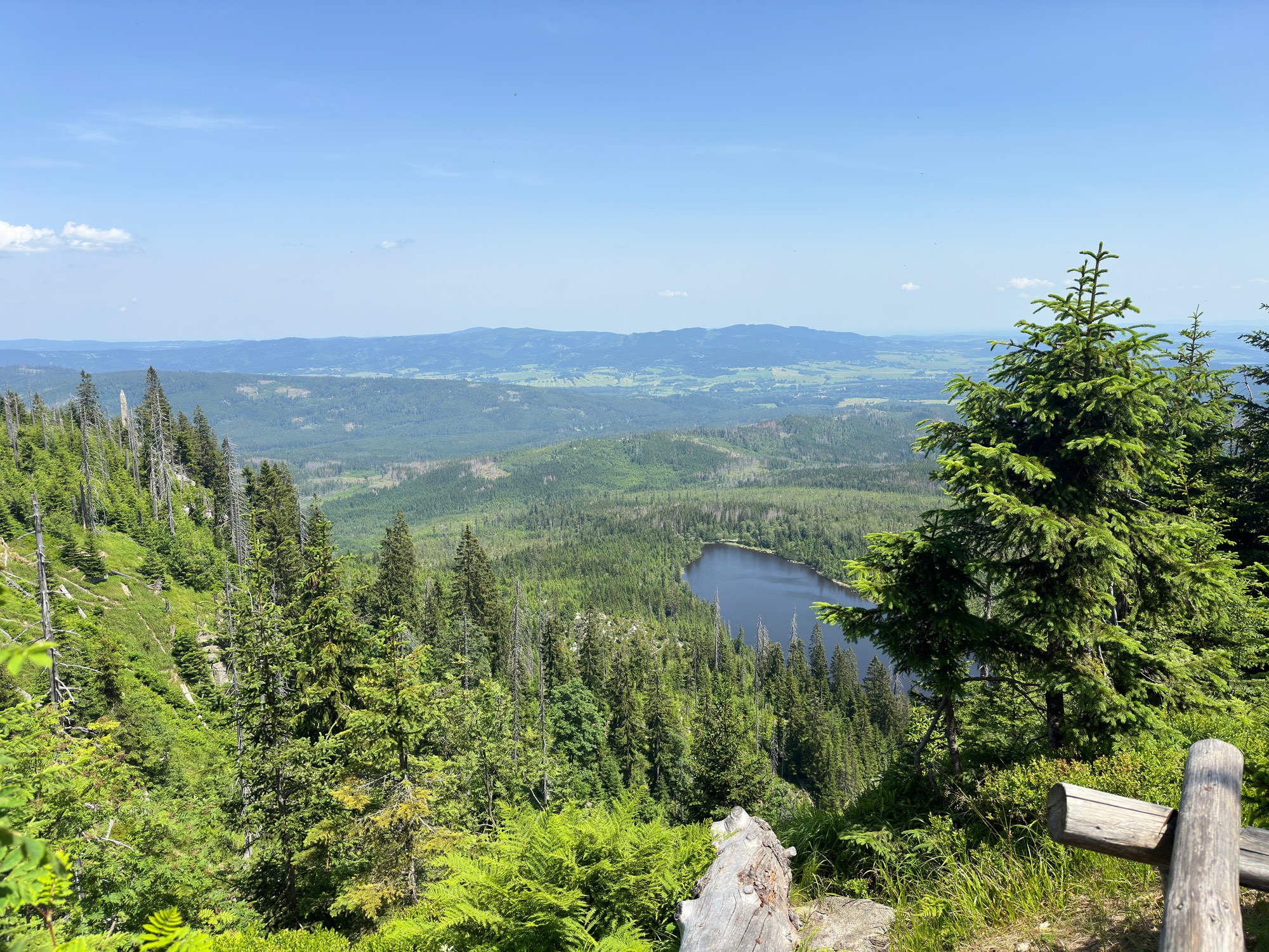 Plešné jezero a Plechý z Nové Pece