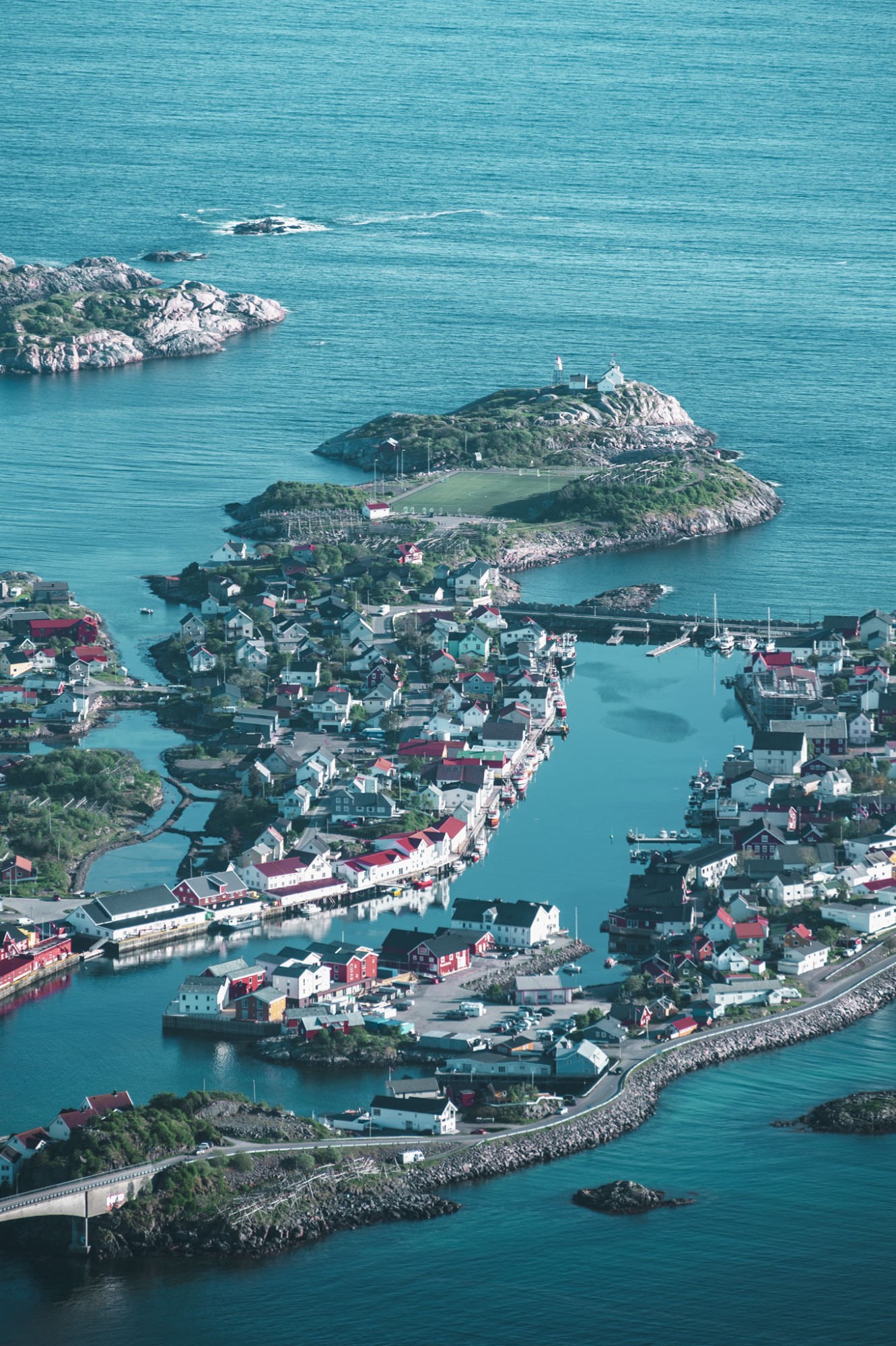Festvågtinden, Lofoty