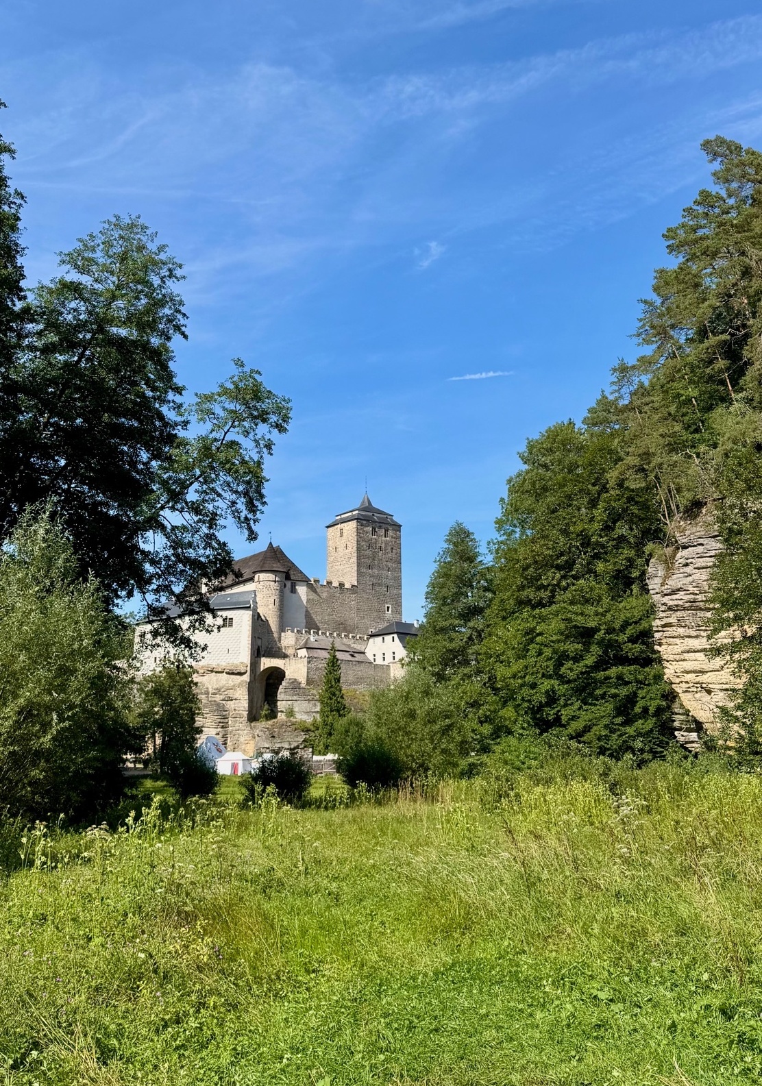 Údolí Plakánek a Hrad Kost